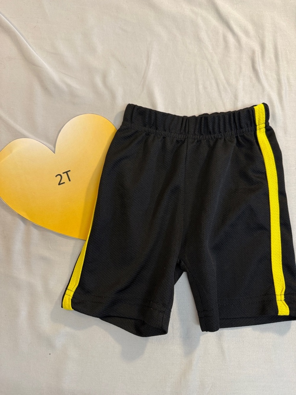 Star Wars - Kids Shorts in Black and Red. Elastic waist